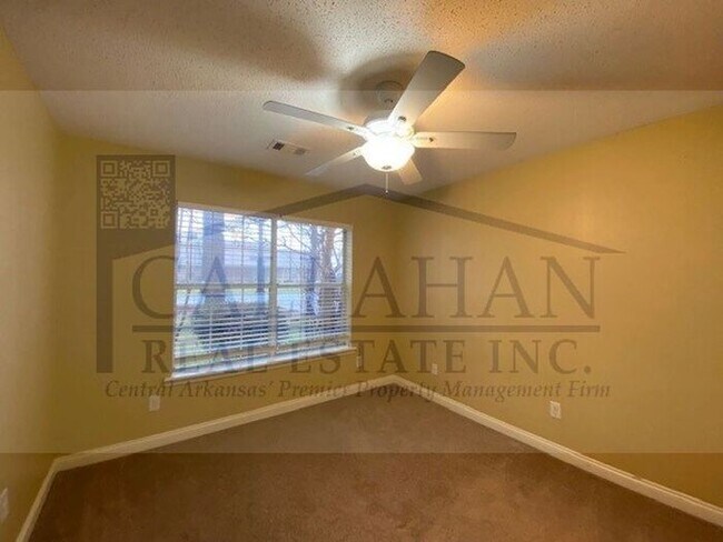 Building Photo - Cabot 3 bedroom with extra garage