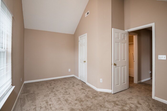 Building Photo - 951 Grass Hollow Ct