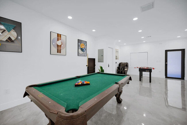 Building Photo - 112 NW 53rd St