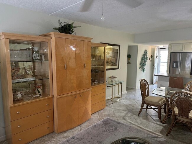 Building Photo - 3802 Gulf of Mexico Dr