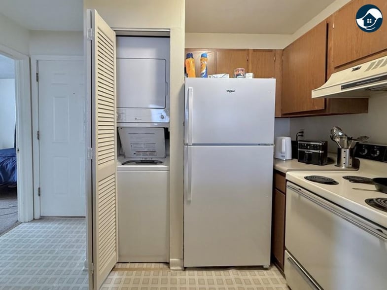 Building Photo - 229 E King St