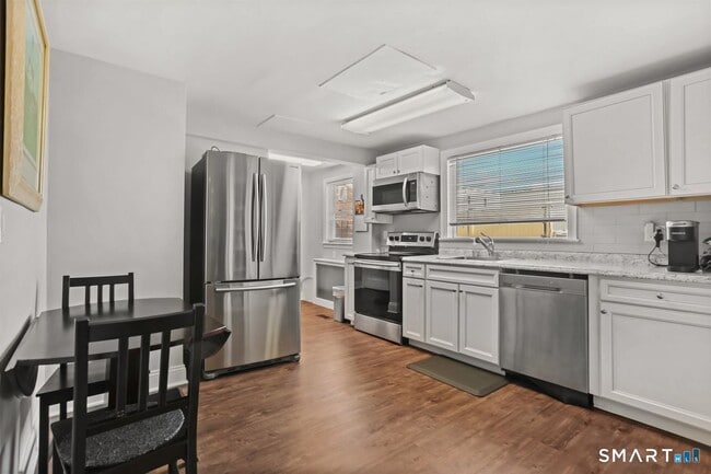 Building Photo - 234 Linwood Ave