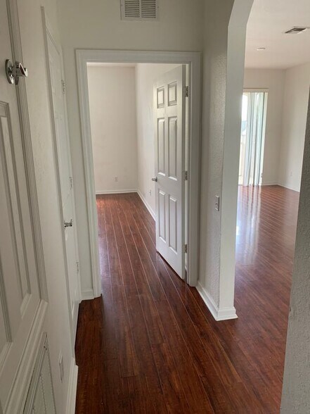 Building Photo - 6434 Cava Alta Dr