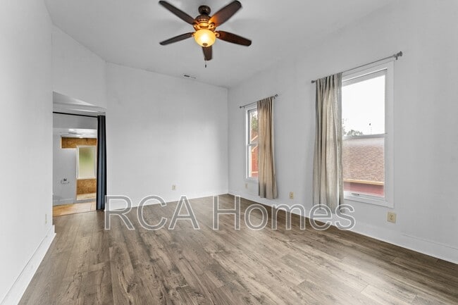 Building Photo - 1006 Lexington Ave