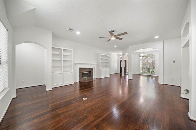 Building Photo - 23202 Sawleaf Cir