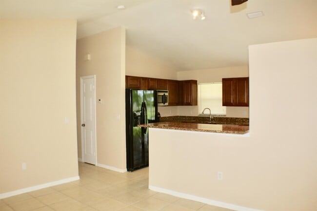 Building Photo - 8136 Egret Rd