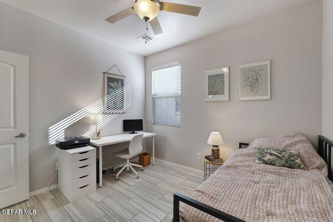 Building Photo - 7305 Golden Sage Dr