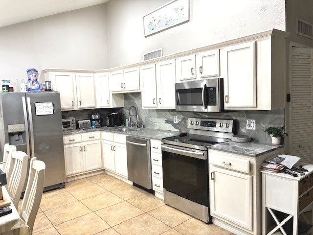 Building Photo - 2510 Silver Cypress Dr