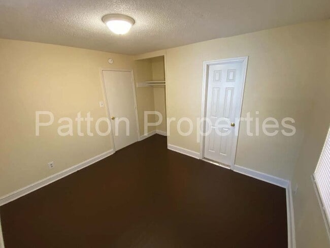 Building Photo - Claireview Terrace Home