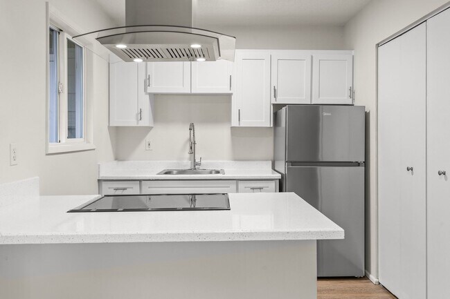 Building Photo - 1912-1914 SE Tacoma St.