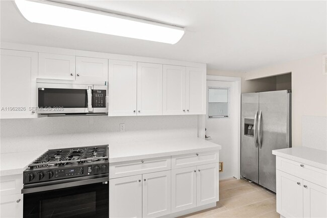 Building Photo - 6365 SW 33rd St