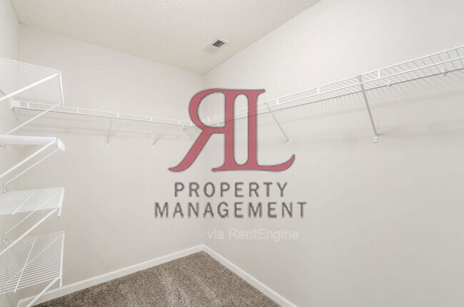 Building Photo - 5622 Branchville Dr