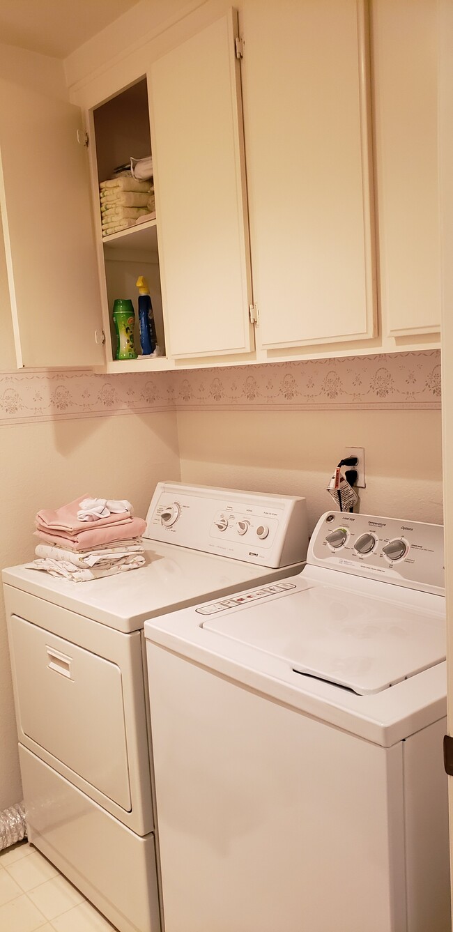 Laundry Room - 27113 Sanford Way