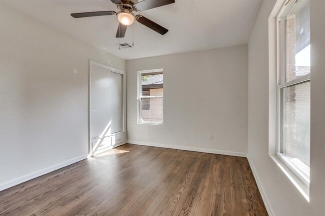 Building Photo - 2725 Texoma Dr