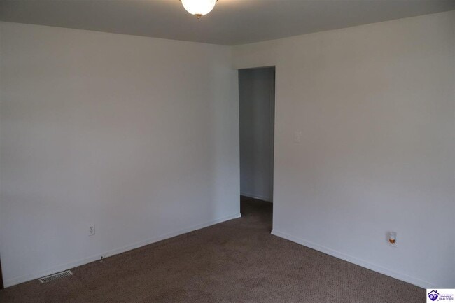 Building Photo - 316 Church St