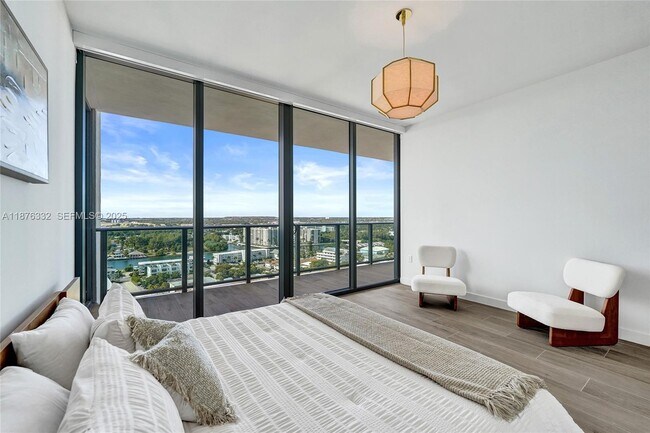 Building Photo - 900 N Ocean Blvd