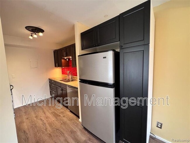 Building Photo - 2150 Pauline Blvd