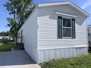 Building Photo - 10610 State Rte 762