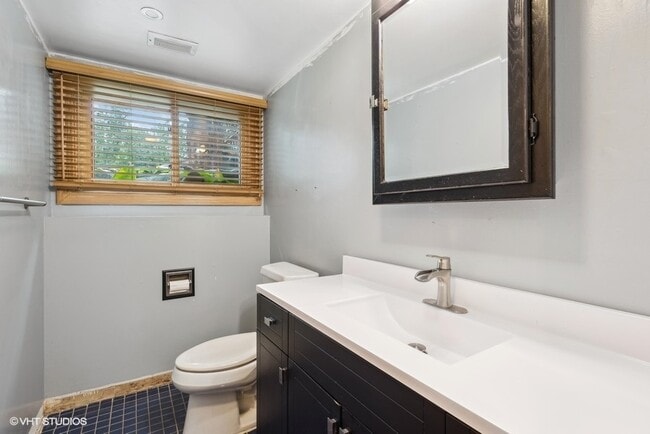 Building Photo - 234 S Cedarcrest Dr
