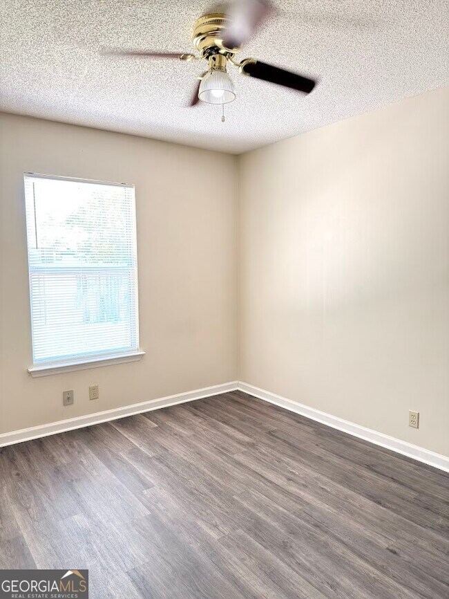 Building Photo - 108 Almond Cir