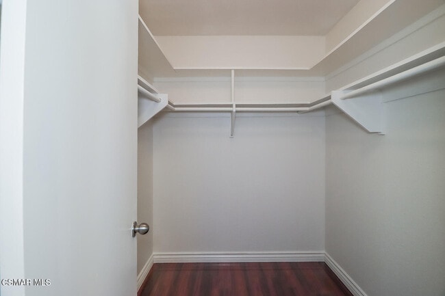 Building Photo - 2279 Connell Ave