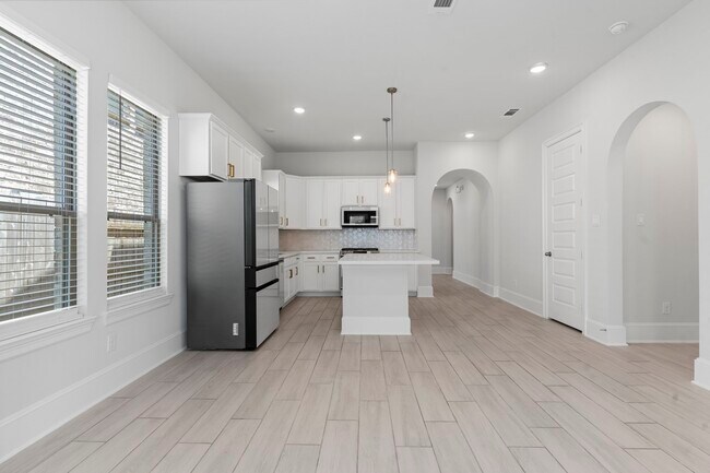 Building Photo - 7019 Winterberry Gln Ln