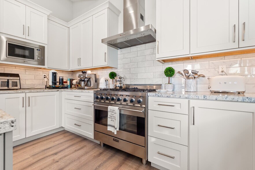 Building Photo - 2202 Felton Ln