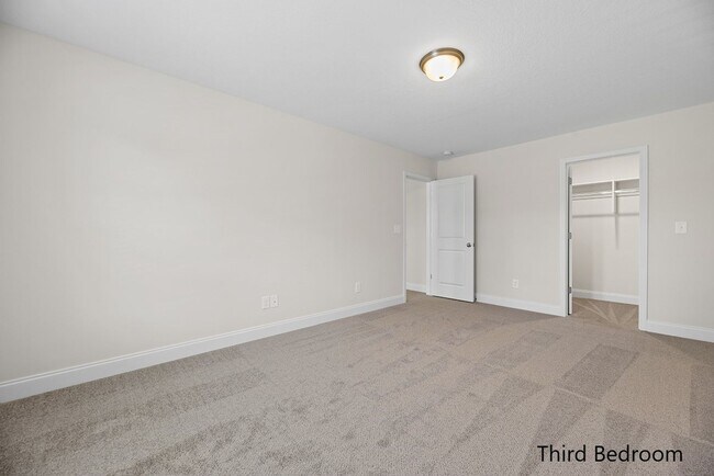 Building Photo - MAINTENANCE FREE, LUXURY TOWNHOME IN FARRA...