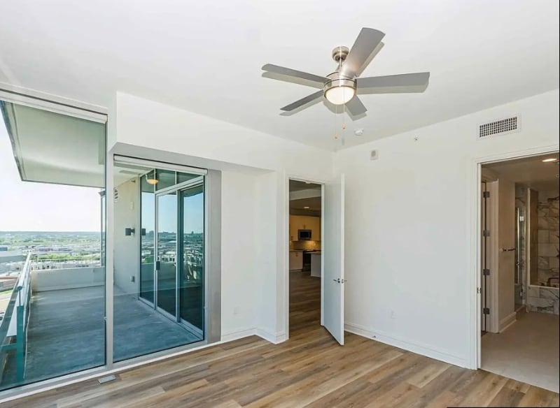 Building Photo - 1100 Oak Lawn Ave