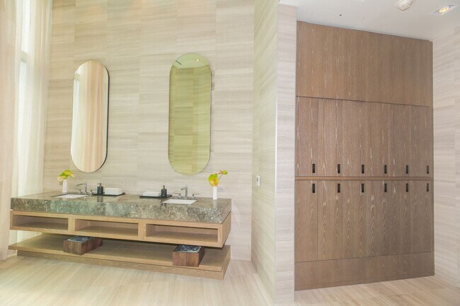 Building Photo - KOULA 2b2b1pkg Ready to Move In!