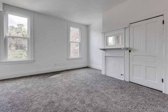 Building Photo - 2637 S 18th St