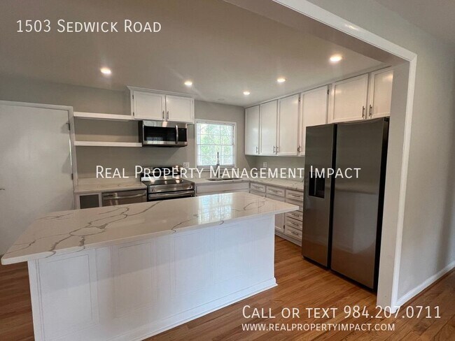 Building Photo - Vintage, 3-4 Bedroom 3 Bath Parkland Ranch...
