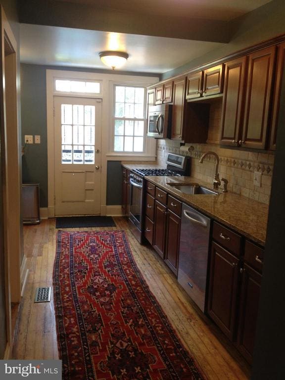 Building Photo - 214 E University Pkwy