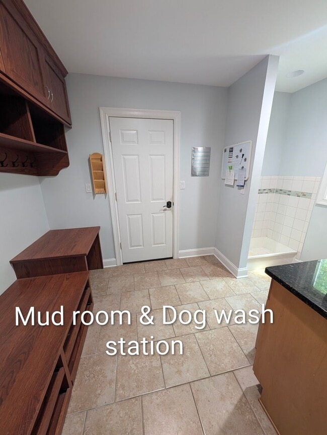 Building Photo - BAY VILLAGE RENTAL HOME 4 BEDROOMS