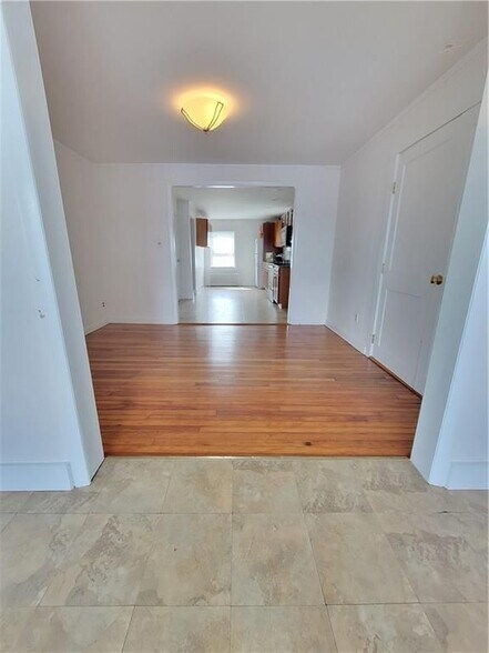 Building Photo - 38 Aquidneck Ave
