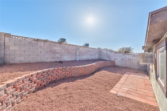 Building Photo - 506 Holick Ave
