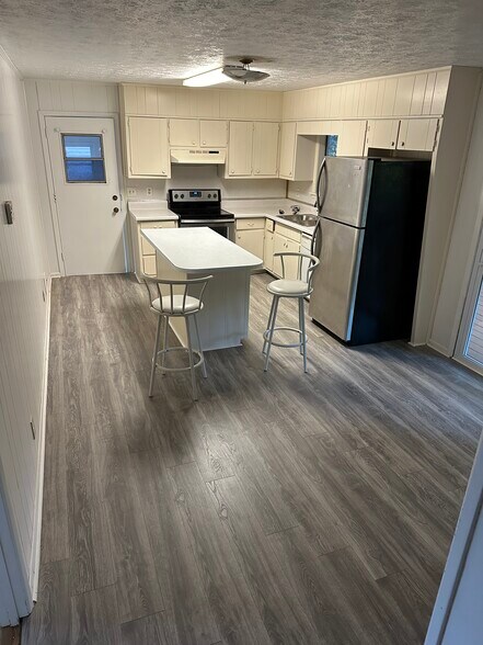 Kitchen - 2848 Rex Rd