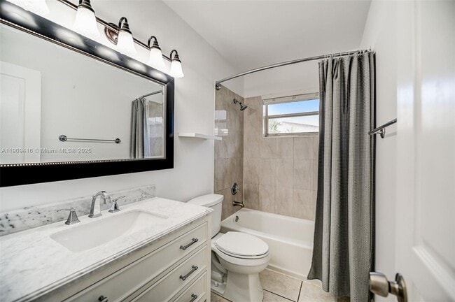 Building Photo - 20941 NE 25th Ct