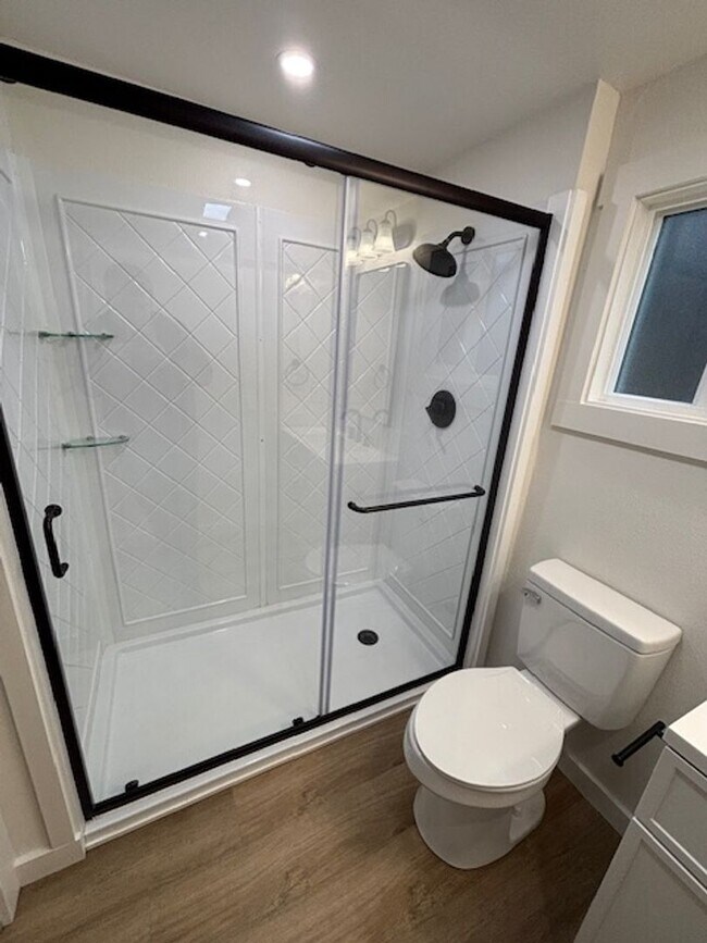 Building Photo - 271 E 8th St