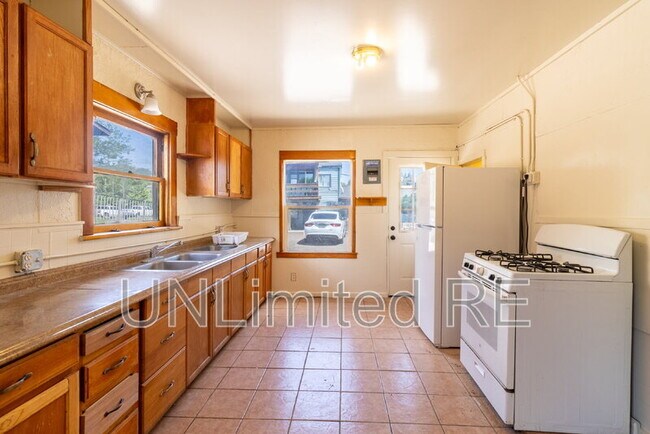 Building Photo - 306 S Humphreys St