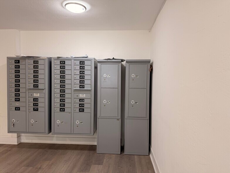 Building Photo - 132 SW 9th St