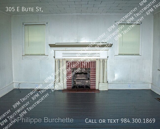 Building Photo - 305 Bute St