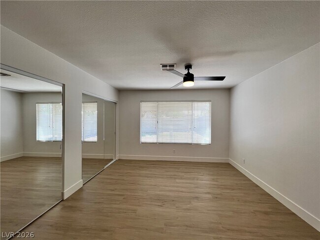 Building Photo - 8304 Palmada Dr
