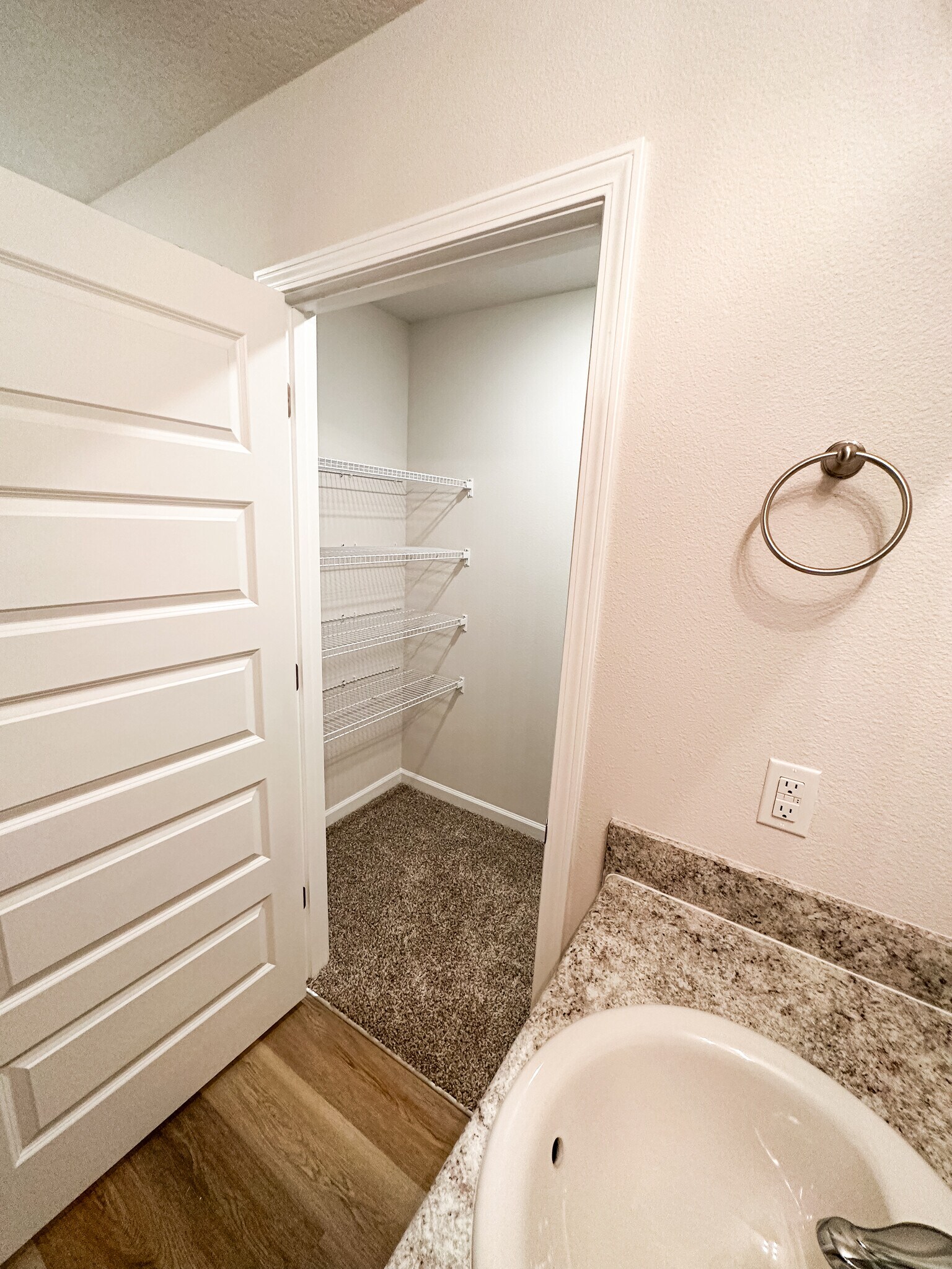 Building Photo - 4326 White Cedar Ct