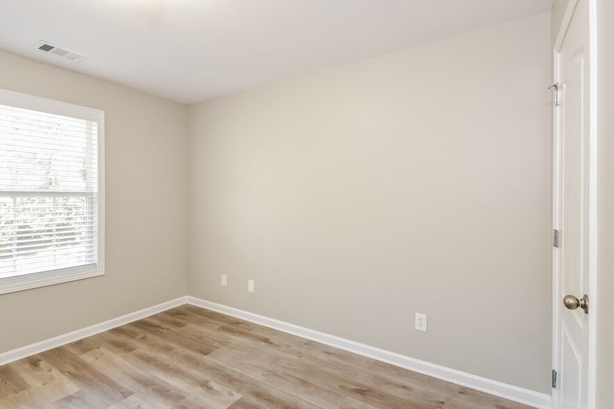 Building Photo - 242 Derby Ct