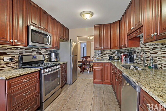 Building Photo - 1300 Cromwell Ct