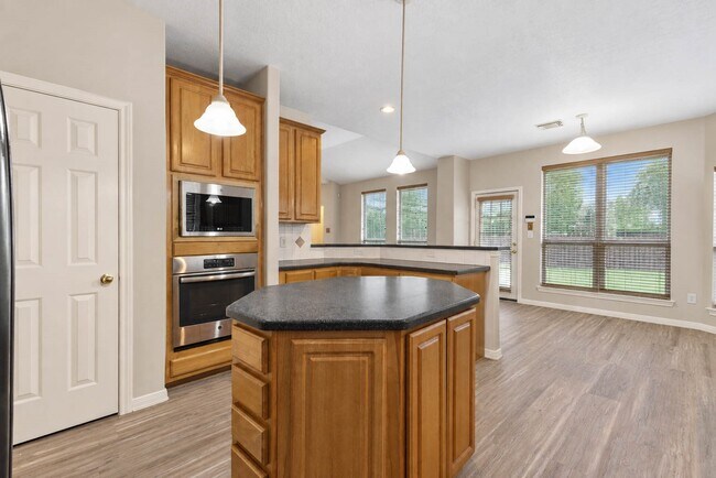 Building Photo - 3207 Hickory Knoll Dr