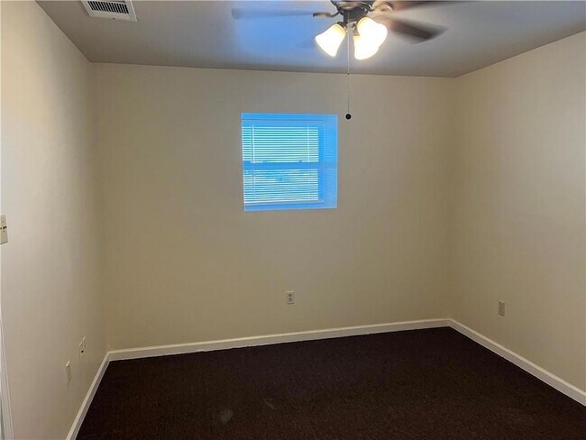 Building Photo - 316 Plantation Dr