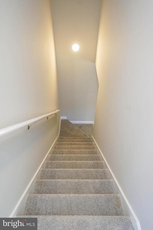 Building Photo - 621 Cedar St