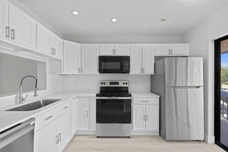 Building Photo - 350 E Club Cir